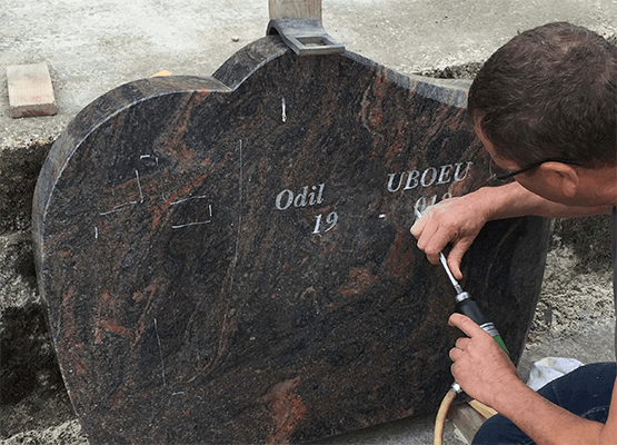 Marbrerie Perdrix - Monuments Funéraires, Caveaux, Cavurnes, Colombages, Travaux de Cimetière, Personnalisation, Articles Funéraires