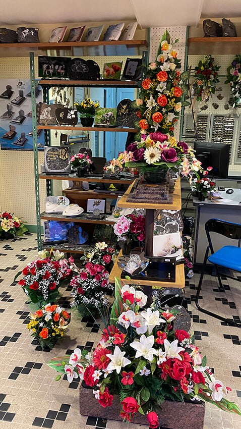 Marbrerie Perdrix - Monuments Funéraires, Caveaux, Cavurnes, Colombages, Travaux de Cimetière, Personnalisation, Articles Funéraires